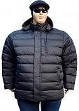 Зимняя мужская куртка большого размера.